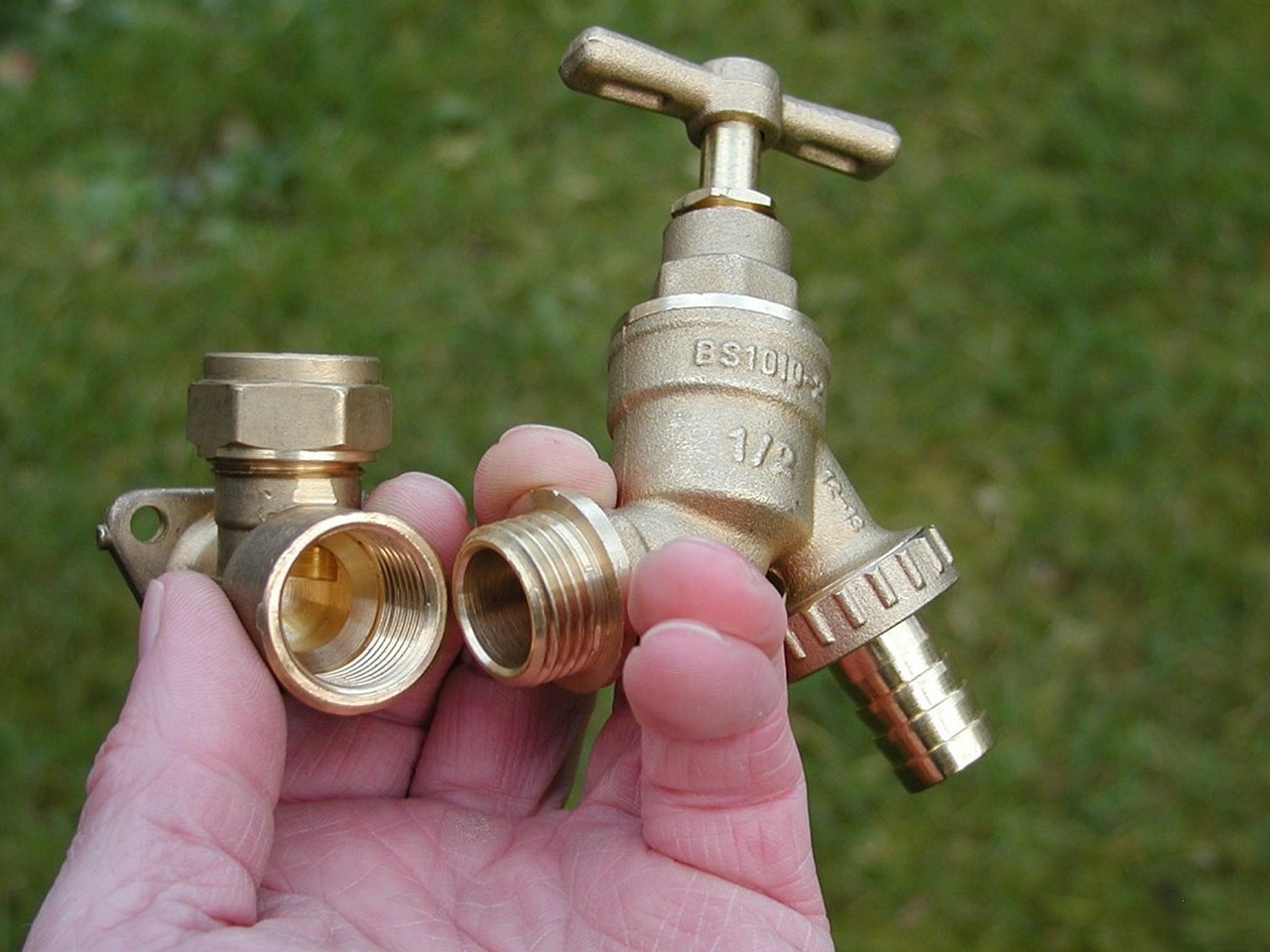 Les outils indispensables pour débuter en plomberie découvrez notre sélection d'outils de plomberie professionnels pour tous vos travaux d'installation et de réparation. qualité et durabilité garanties.